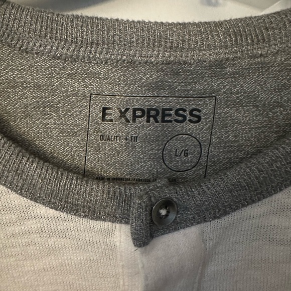 Express Men’s top - Picture 2 of 3